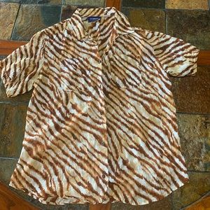 Animal print short sleeve shirt , size M